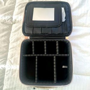 Perfect organized travel case. For Cosmetics, Jewelry, daily skincare routine!